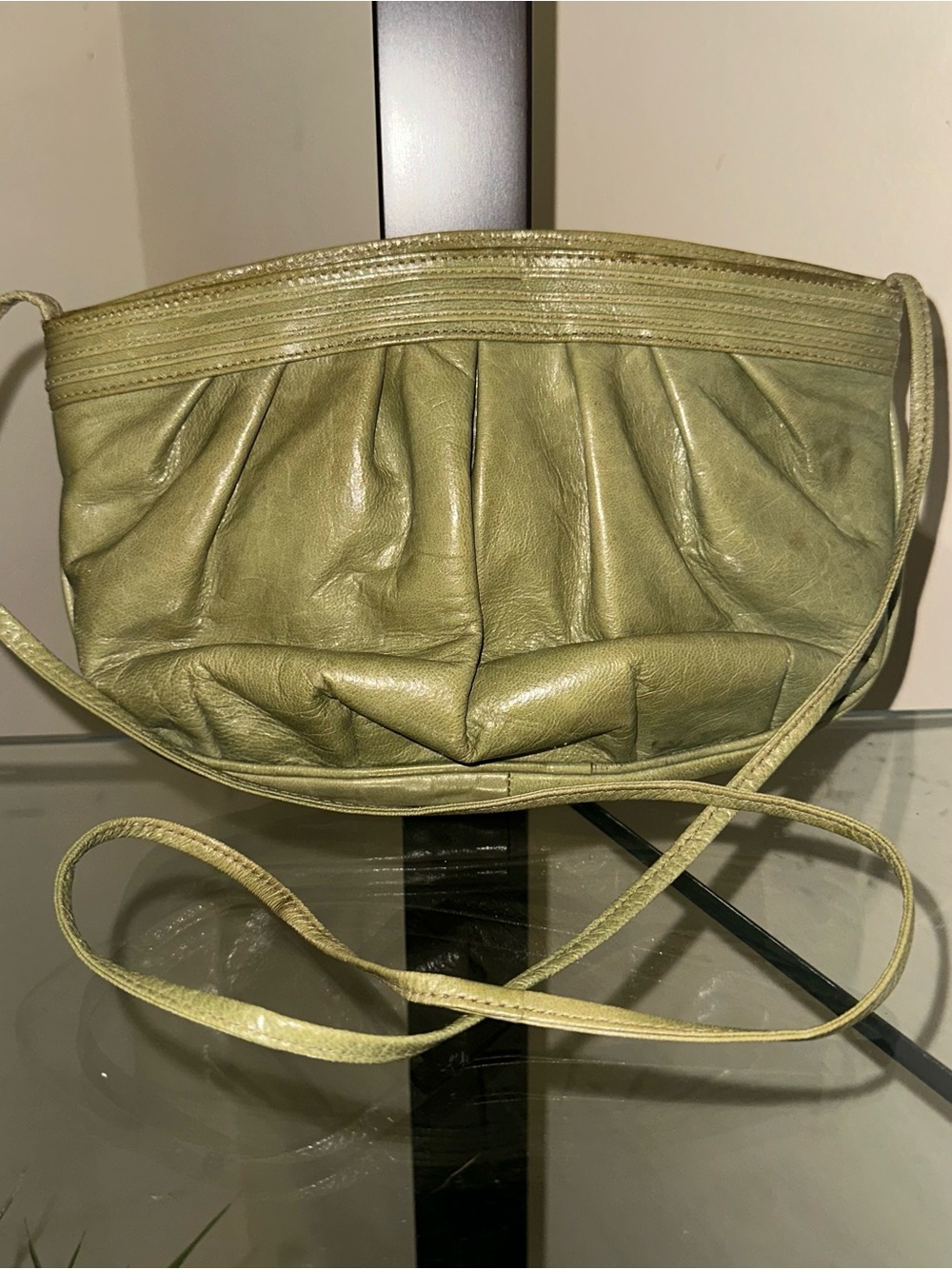 Pecarí Vintage Olive Green Women's Leather Crossbody Bag